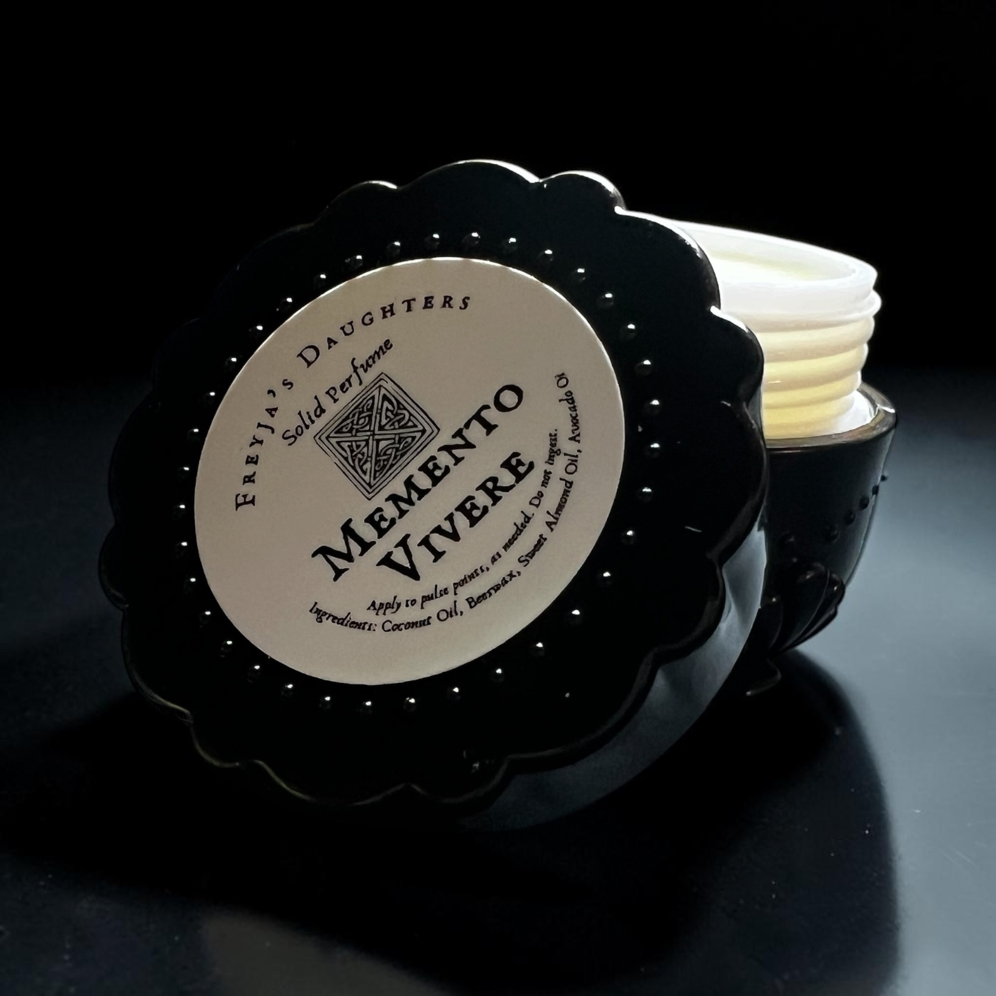 Memento Vivere Solid Perfume: Magnolia, Tonka, Incense Smoke - Memento Mori Collection (Copy)