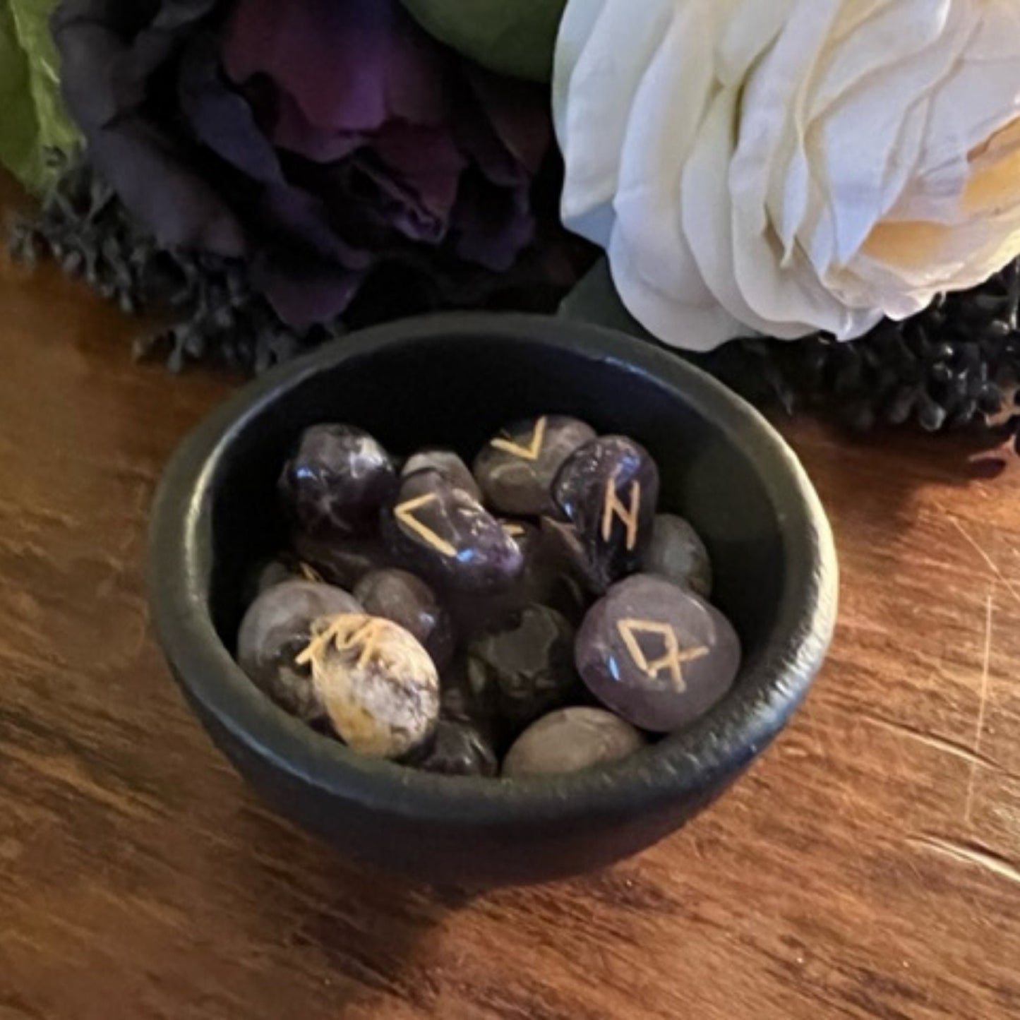 Amethyst Runes, Elder Futhark Rune Set, Amethyst for Spiritual Insight, Norse Pagan Divination Tools, Beuatiful Stone Set